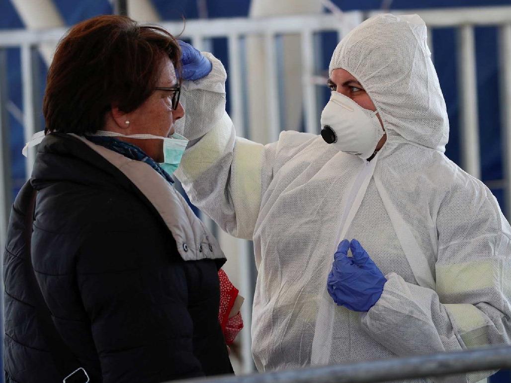 Türkiye'ye de sıçrayan corona virüsü hız kesmiyor! İtalya'da en ölümcül gün