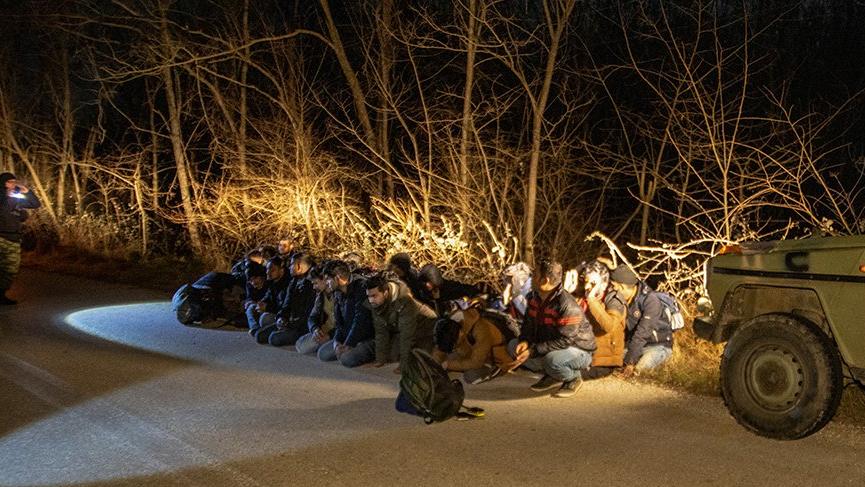 Yunanistan'dan mültecilere insanlık dışı uygulama: Siyah bölgelere gönderiyorlar