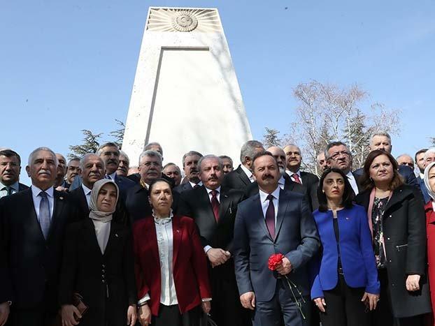 Bombalanan Meclis'te 15 Temmuz anıtı açıldı
