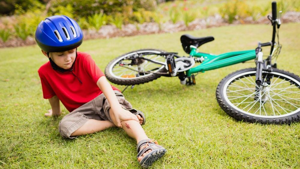 Düşen çocuğa ilk müdahale nasıl olmalı? Çocuk düşerse ne yapmalı?