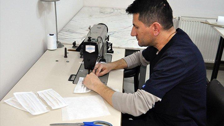 Devlet hastanesi stokçulara karşı kendi maskesini üretiyor