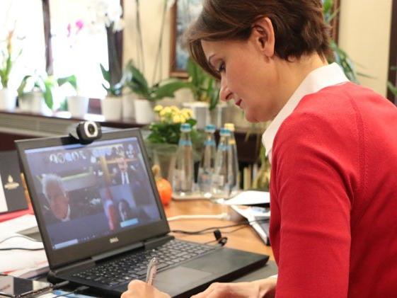 Canan Kaftancıoğlu'ndan 'corona'ya karşı 'video konferans' önlemi