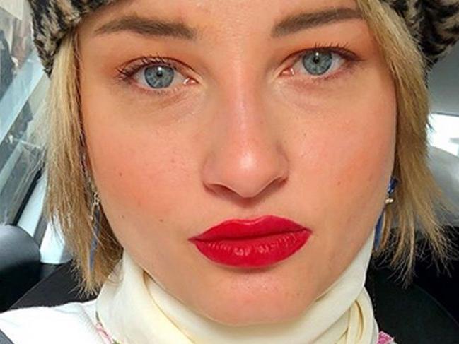 Güliz Ayla'ya çirkin soru: Striptiz videolarını...