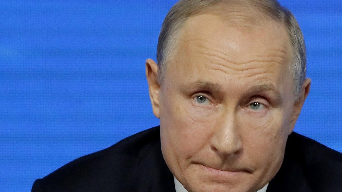Kremlin'den flaş corona açıklaması: Putin gün boyunca korunuyor