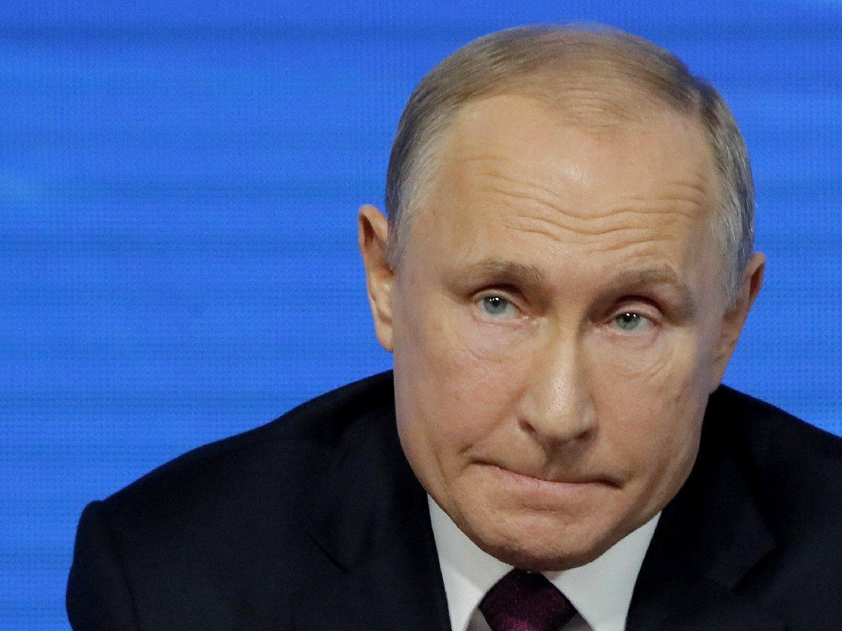 Kremlin'den flaş corona açıklaması: Putin gün boyunca korunuyor
