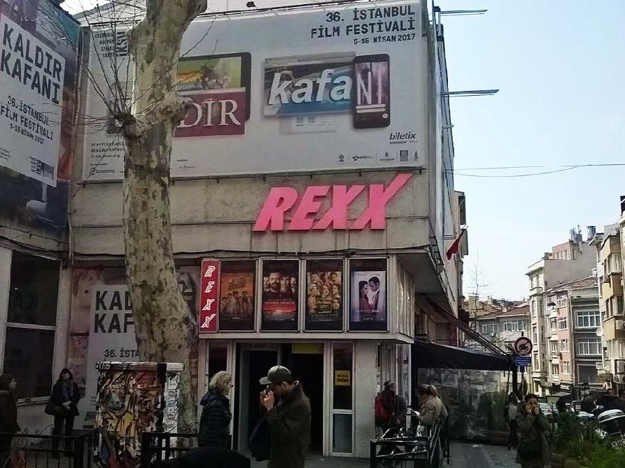 Kadıköy'ün sembolü Rexx Sineması kapanıyor