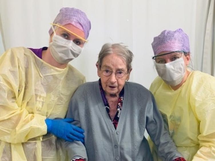 101 yaşındaki hasta corona virüsünü yendi
