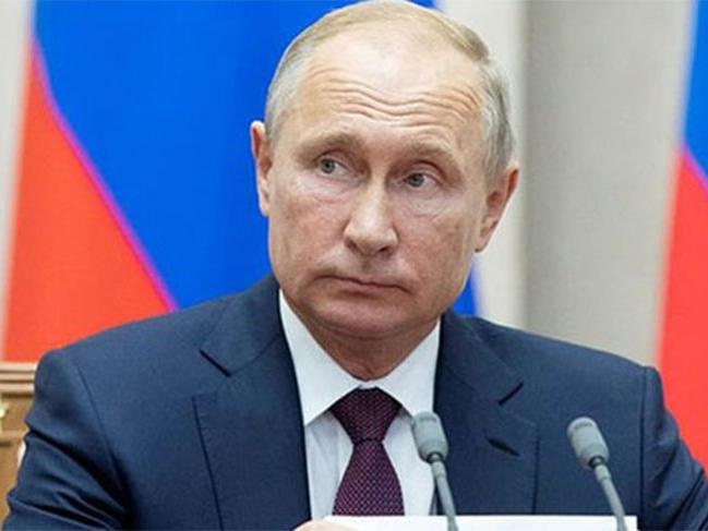 Putin, çalışanların tatilini ücretli olarak 30 Nisan'a kadar uzattı