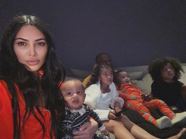 Kim Kardashian, karantinada beşinci çocuk fikrinden vazgeçti