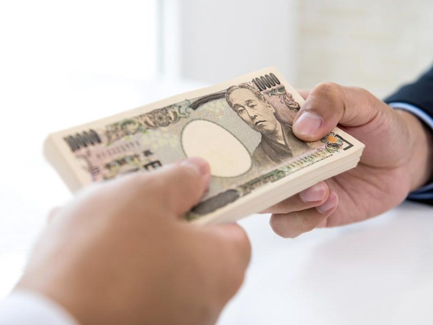 Japonya milli gelirinin 5'te 1'ini corona ile mücadele için harcayacak