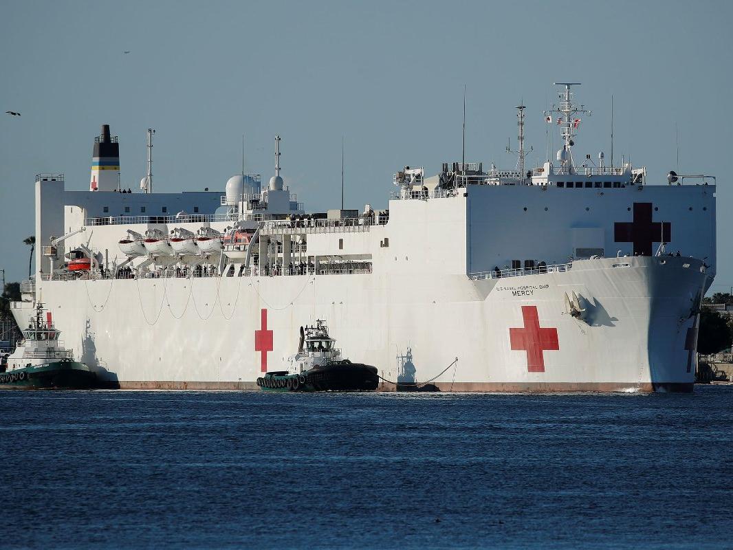 New York'a gönderilen hastane gemisinin mürettebatında corona çıktı