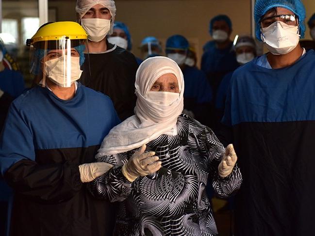 90 yaşındaki kadın corona virüsünü yendi