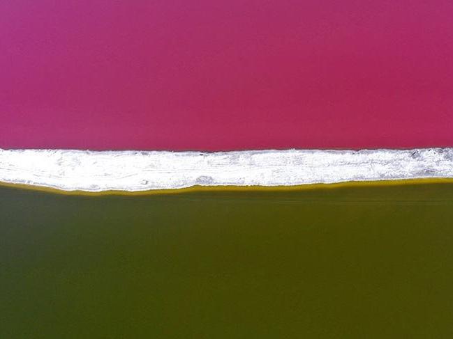 Renk değiştiren göl