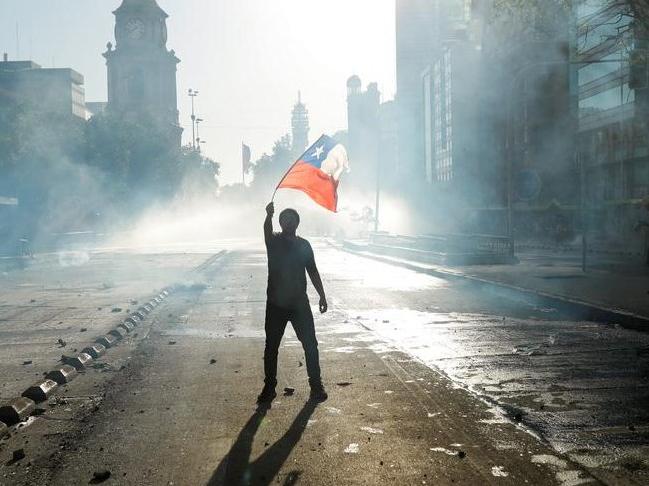 Corona virüsü ülke ekonomilerini vurdu! Şili'de binlerce kişi işsiz kaldı