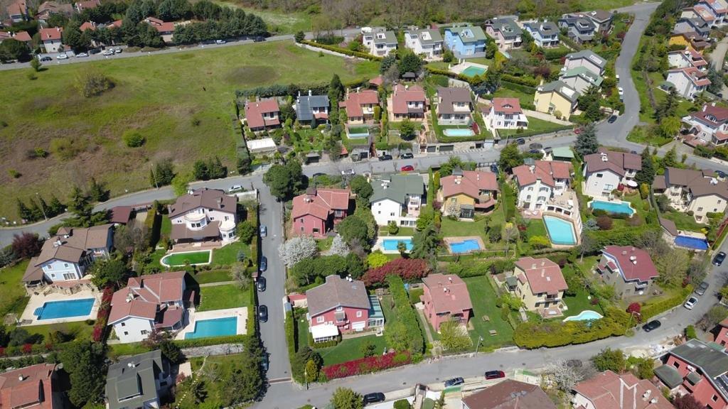 Corona virüsü nedeniyle Zekeriyaköy'de kiralık eşyalı evlere talep arttı