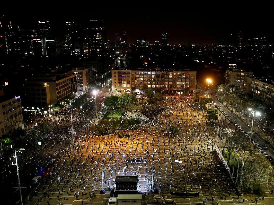Netanyahu karşıtları corona dinlemedi! Sokaklara döküldüler