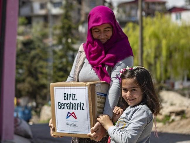 CHP'li belediye ekmek dağıtımı engellenince gıda seferberliği başlattı