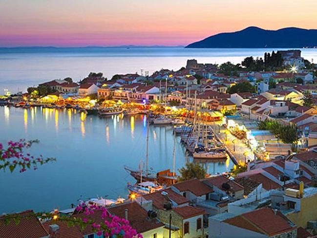 Yunanistan'da turistler sağlık raporu ile tatil yapabilecek!