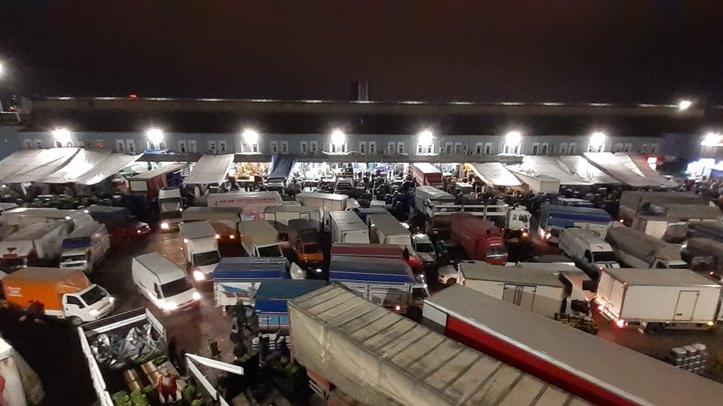 Bayrampaşa sebze halinde sokağa çıkma yasağı yoğunluğu