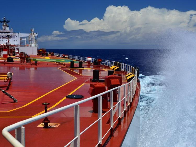 Alıcı yok, milyonlarca varil petrol gemilerde bekliyor