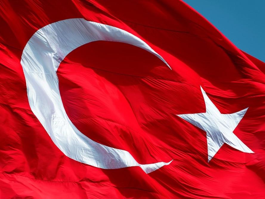 En güzel Türk Bayrağı resimleri! Ay yıldızlı Türk bayrağı görselleri...