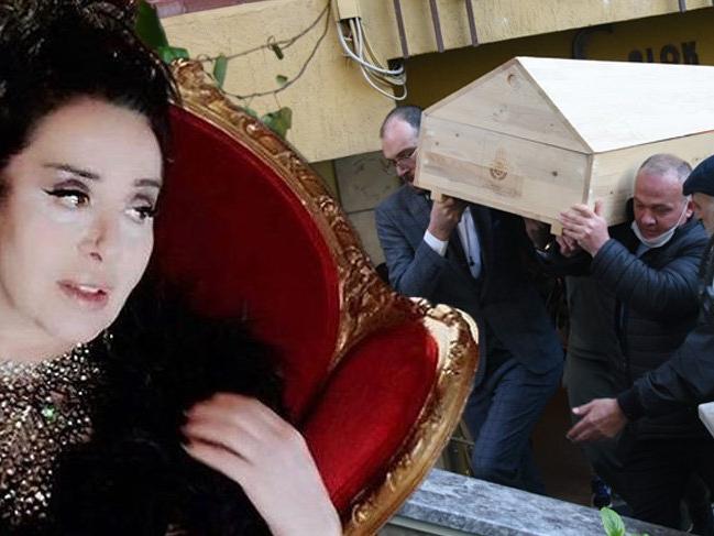 Nur Yerlitaş'ın cenazesi evden çıktı, Sibel Can tabutun arkasında yer aldı