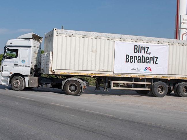 Belediye dayanışması sürüyor: Mersin'den İstanbul'a doğru 20 ton limon daha yola çıktı
