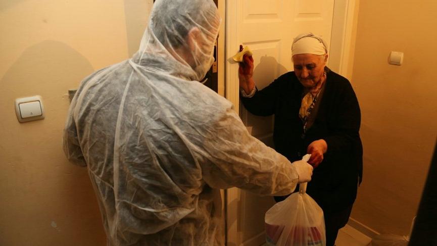 Hesapları bloke edilen CHP'li belediyeler aşevi hizmetine devam ediyor