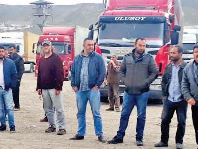 300 Türk şoför İran’da mahsur kaldı