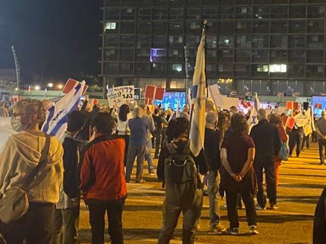 İsrail'de Netanyahu'ya koalisyon protestosu!