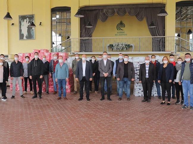 CHP Edirne’de 210 aileye yardım paketi bağışladı
