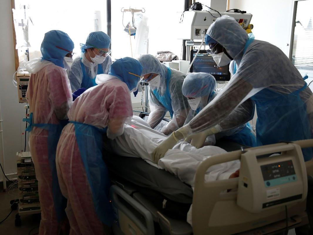 Rusya'da son durum: Günlük vaka 10 bin üzerine demir attı