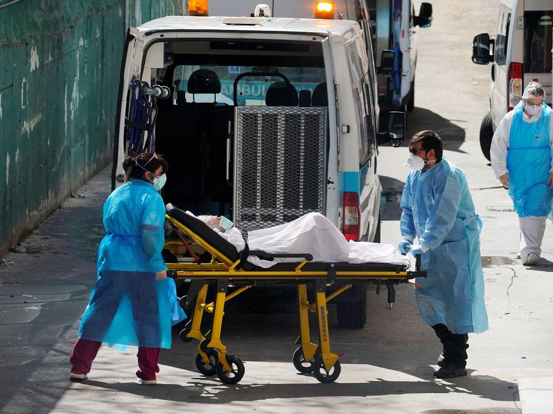 İspanya'da 24 saatte 185 can kaybı