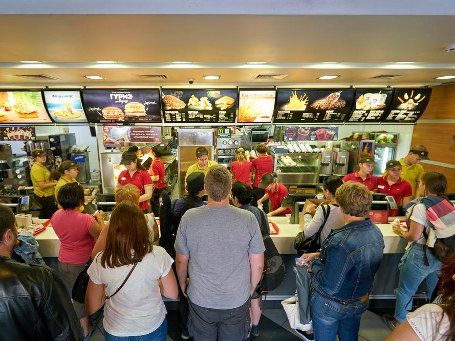McDonald's ABD'de gelirinin yüzde 10'unu çalışanlarına dağıtacak