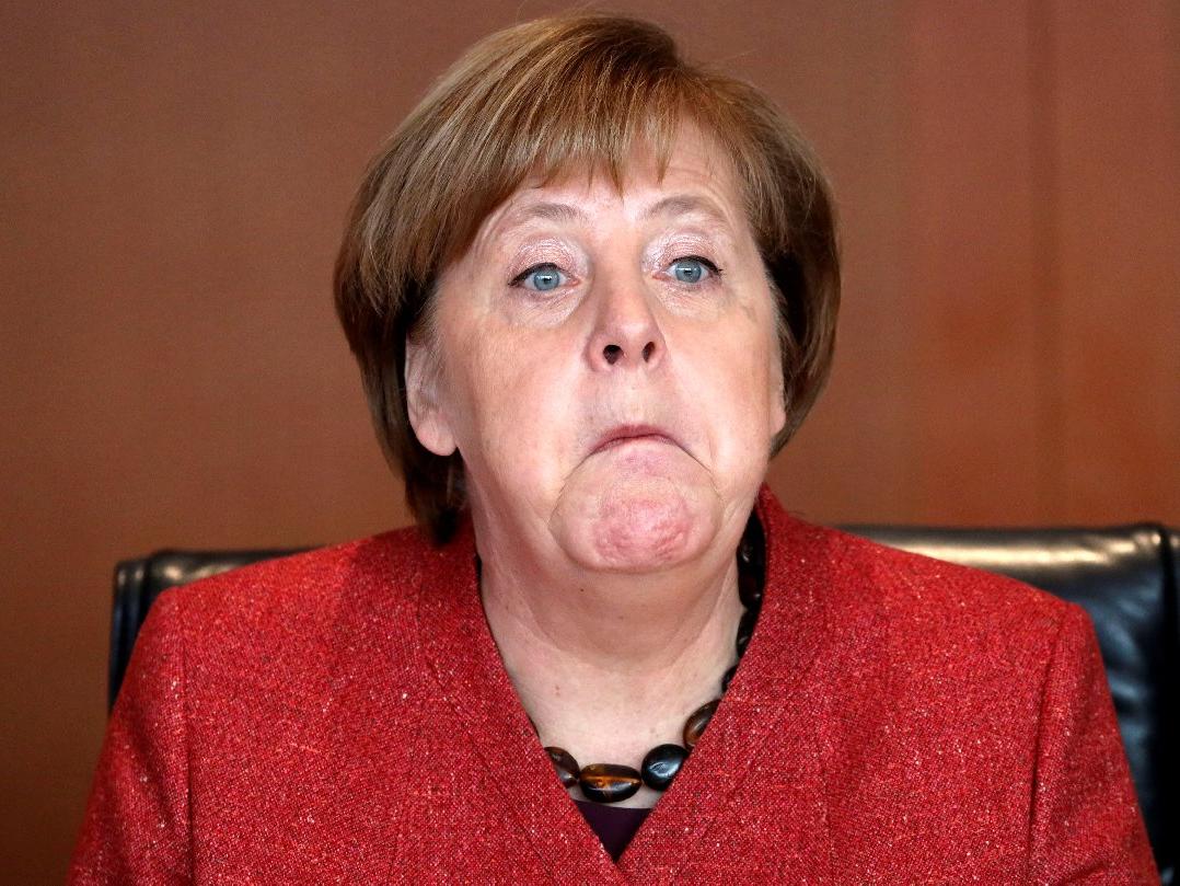 Flaş iddia: Rus istihbaratı Merkel'in e-postalarını ele geçirdi