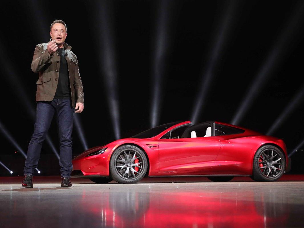Tesla Roaster'ın üretimi gecikecek!