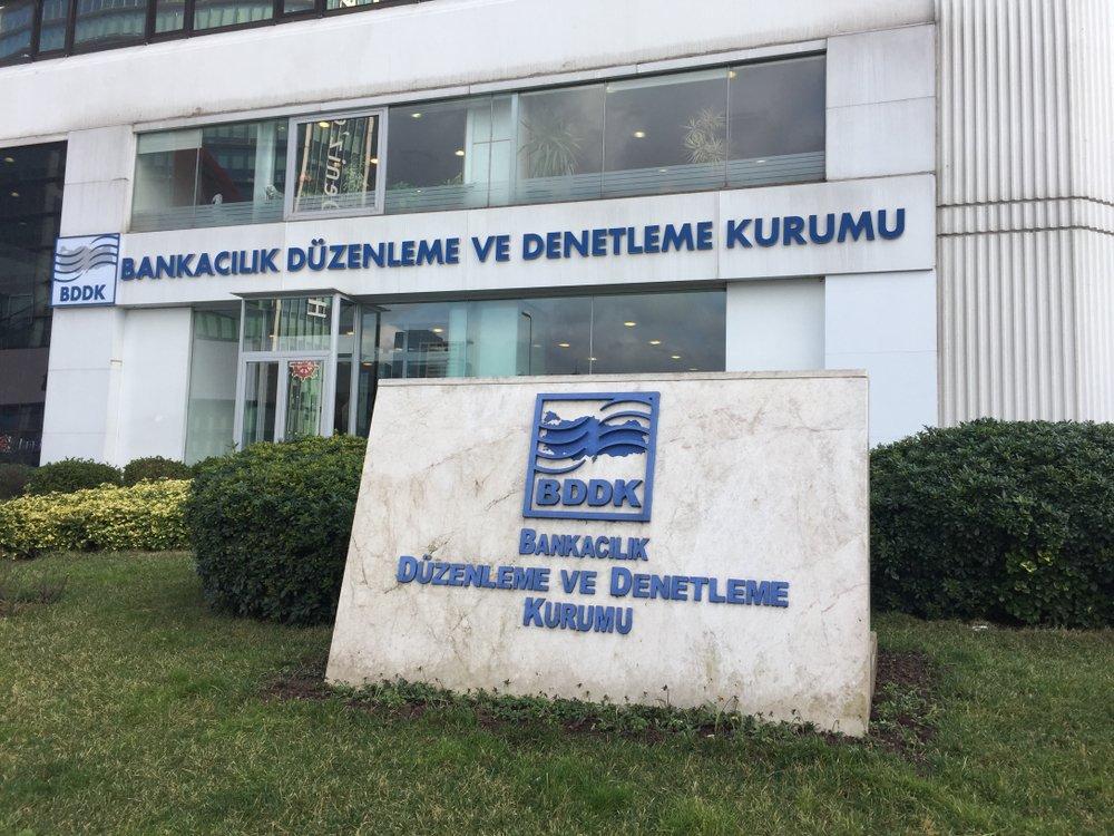 BDDK'dan üç yabancı bankaya swap yasağı
