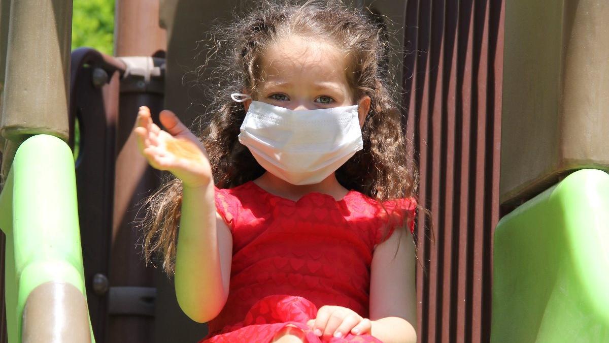 Günler sonra çocuklar dışarı çıktı