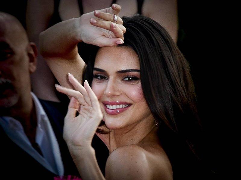 Kendall Jenner, genç yaşlarda panik atak krizleri geçirdiğini itiraf etti