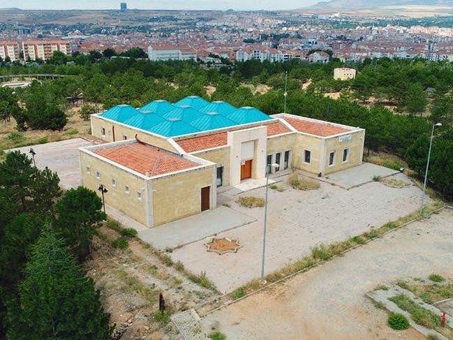 CHP'li belediyeye verilmeyen tabiat parkına düğün salonu yapıldı