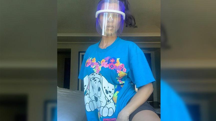 Kourtney Kardashian 1300 TL'ye Led ışıklı maske satışına başladı