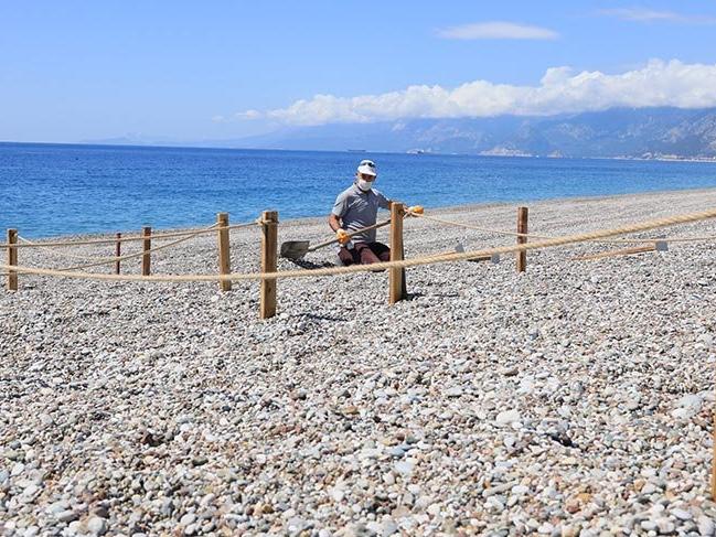 Antalya'nın dünyaca ünlü sahilinde 'yeni normal' kuralları