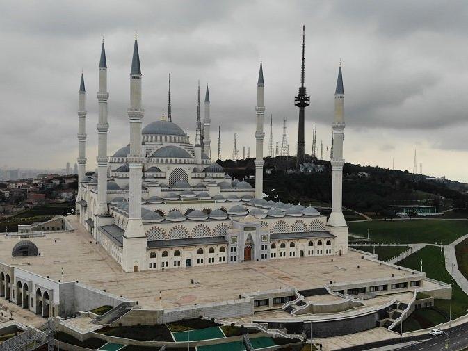 İstanbul'da cuma namazı için olağanüstü önlemler