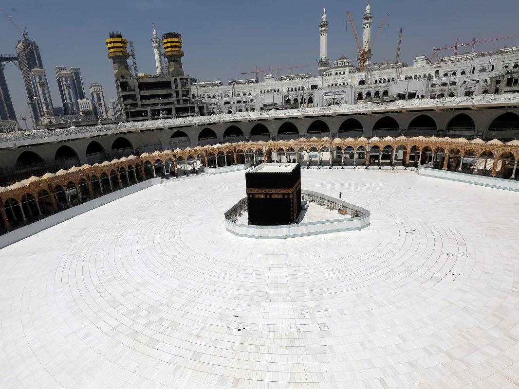 Suudi Arabistan 90 bin camiyi ibadete açıyor! Flaş Hac ve Umre kararı