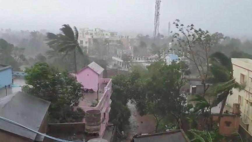 Hindistan'ı Nisarga Kasırgası’nın vurması bekleniyor