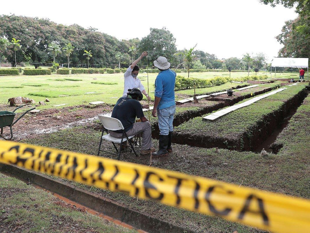 Panama'da ABD işgali kurbanlarının mezarları 31 yıl sonra açıldı!