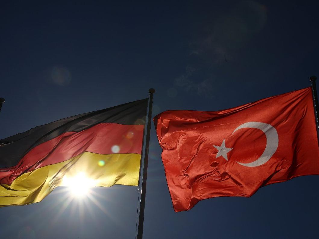 Almanya'da Türk Konsolosluğu'nda corona alarmı! Personelde çıkınca kapatıldı