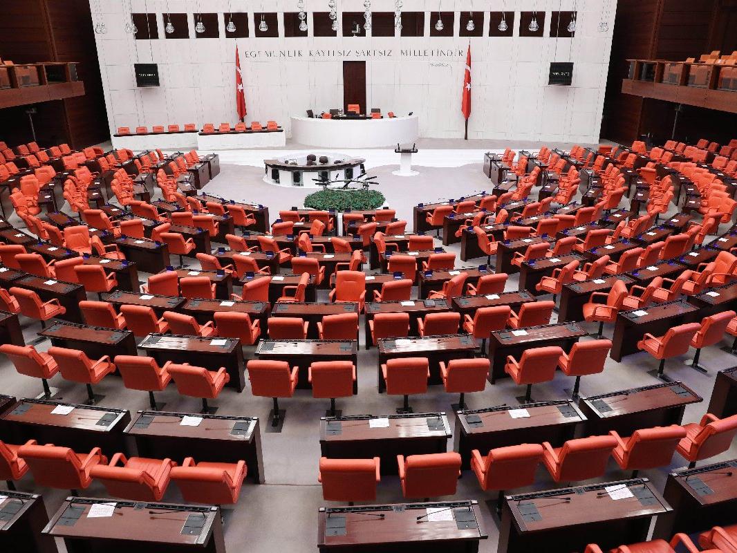 AKP'de idare amirleri değişti: Alpay Özalan ve Ali Şahin