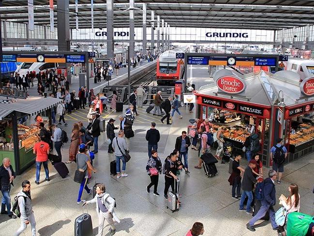 Günde 450 bin yolcunun kullandığı Münih Merkez Tren İstasyonu