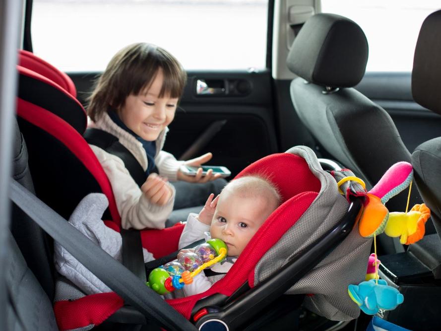 Çocuklar için araba koltuğunun önemi nedir?